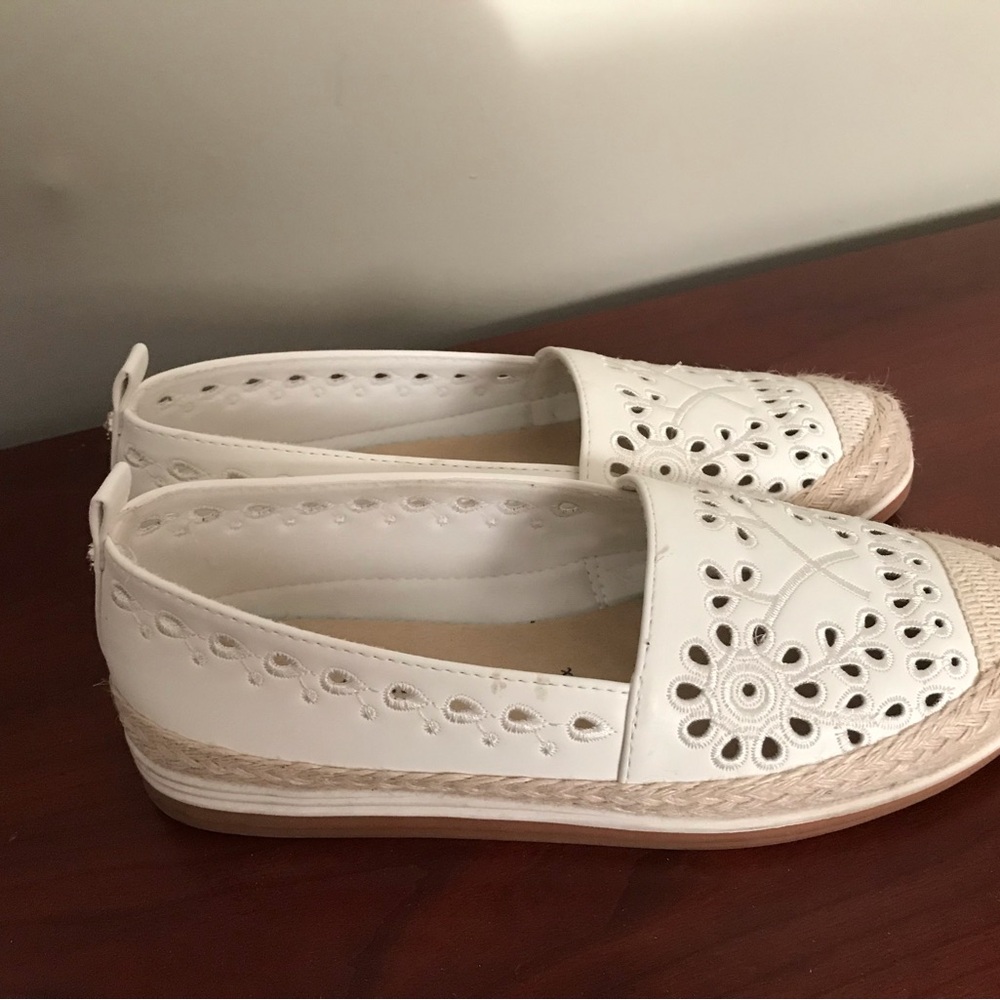 Anne Klein White Perforated Flats